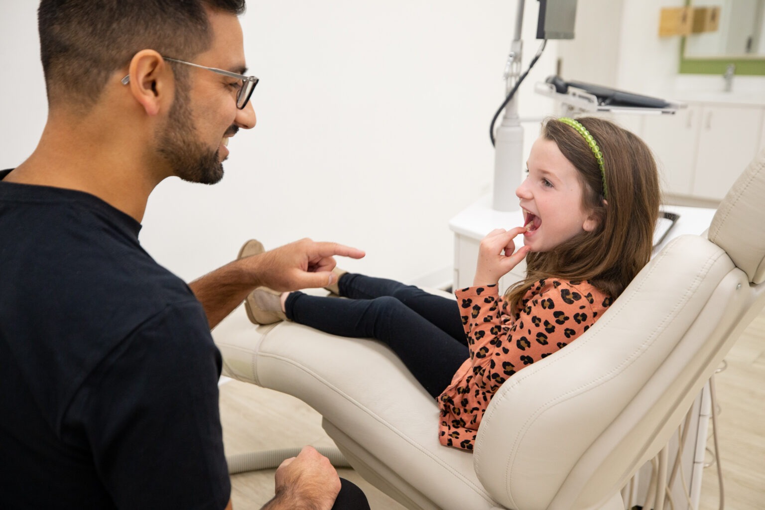 The Difference Between A Dentist And An Orthodontist - Razi Orthodontics